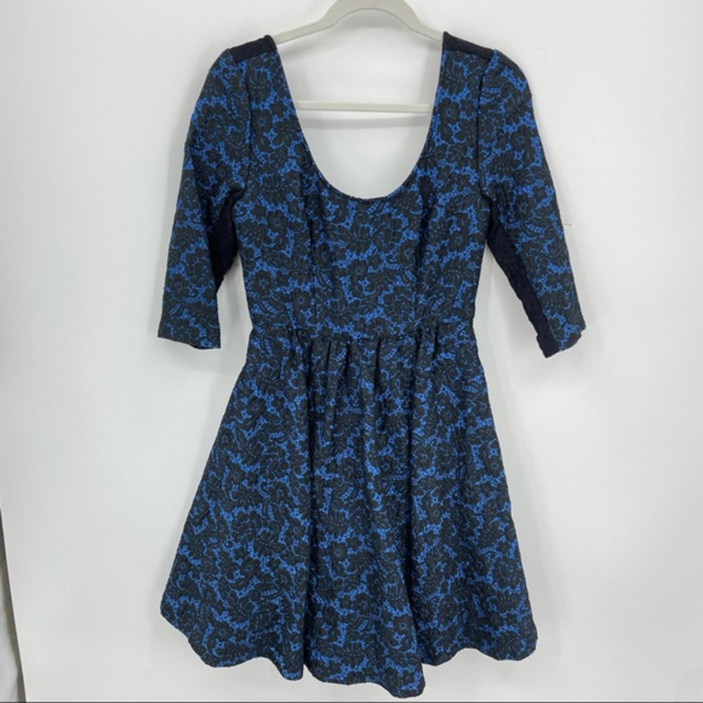 Tracy Reece Blue Black Lace Dress Sz 8 3/4 sleeve circle‎ skirt